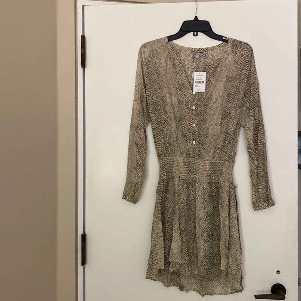 Rails snakeskin short flounce hemmed dress with elastic waist and long sleeved